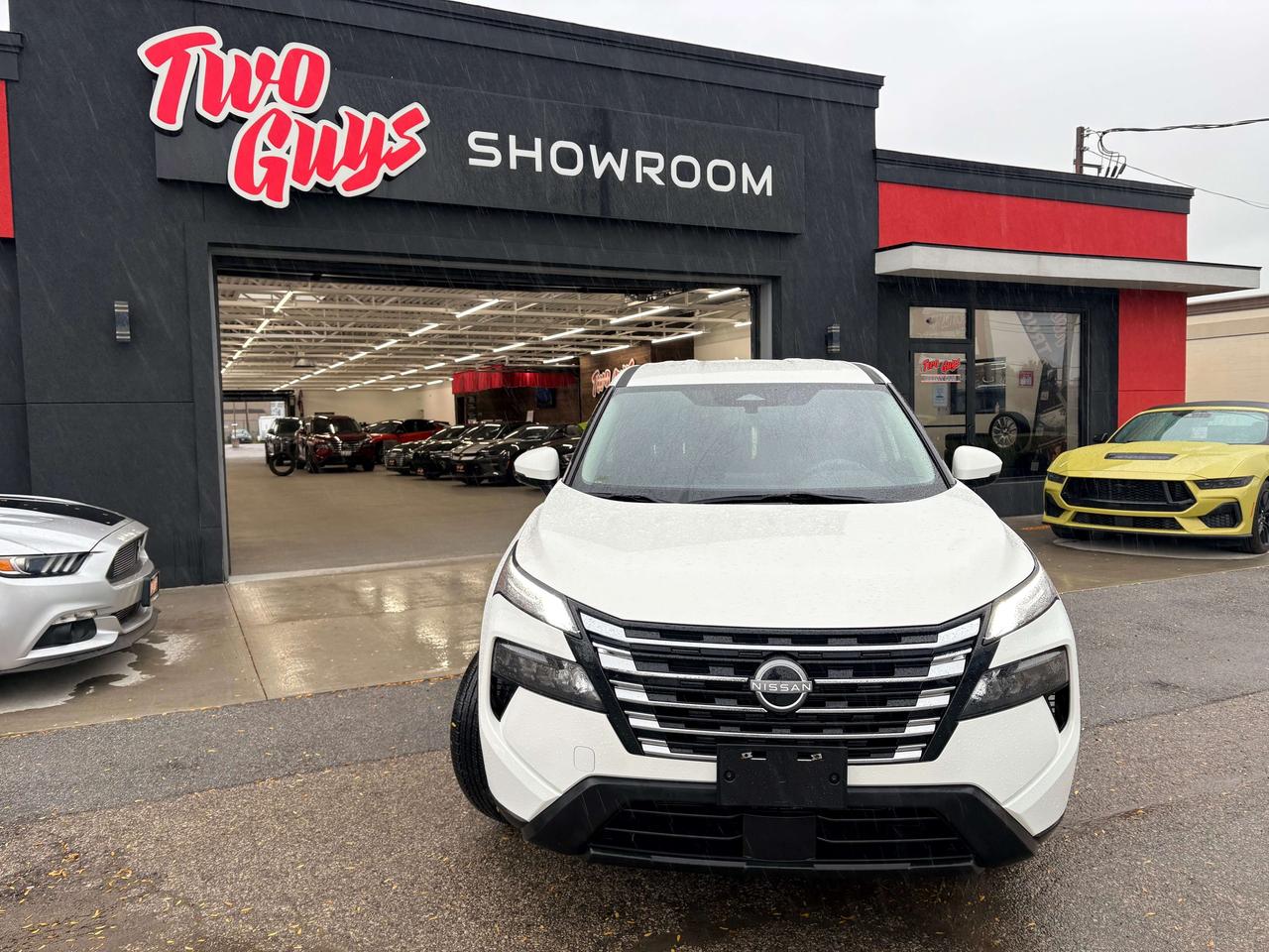 2024 Nissan Rogue S AWD   Htd Cloth   Remote Start   Lease Return Photo