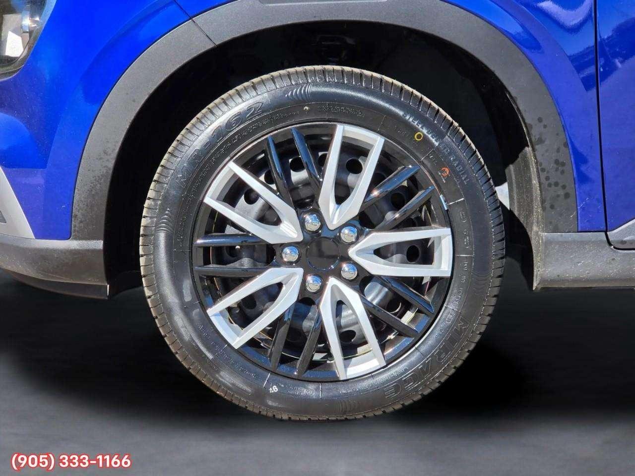 2023 Hyundai Venue Preferred Apple CarPlay & Android Auto • Remote Start System • Heated Front Seats • Lane Assist • Keyless Entry Photo
