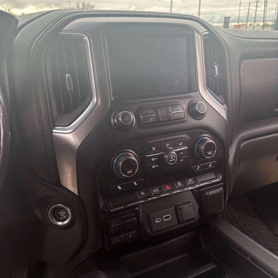 2019 Chevrolet Silverado 1500 RST 5.3L 4x4   Leather Photo