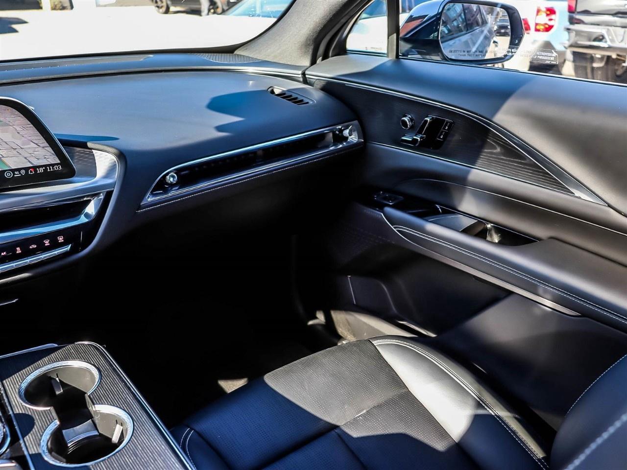 2024 Cadillac LYRIQ 4dr Luxury w/1SC Photo
