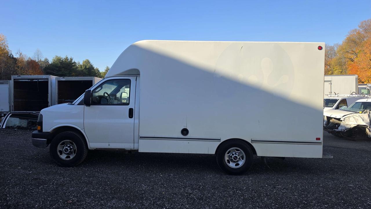 2016 GMC Savana G3500 - 12Ft Aerocell Box - GVW:9900LB - - 12CB-121841 Photo