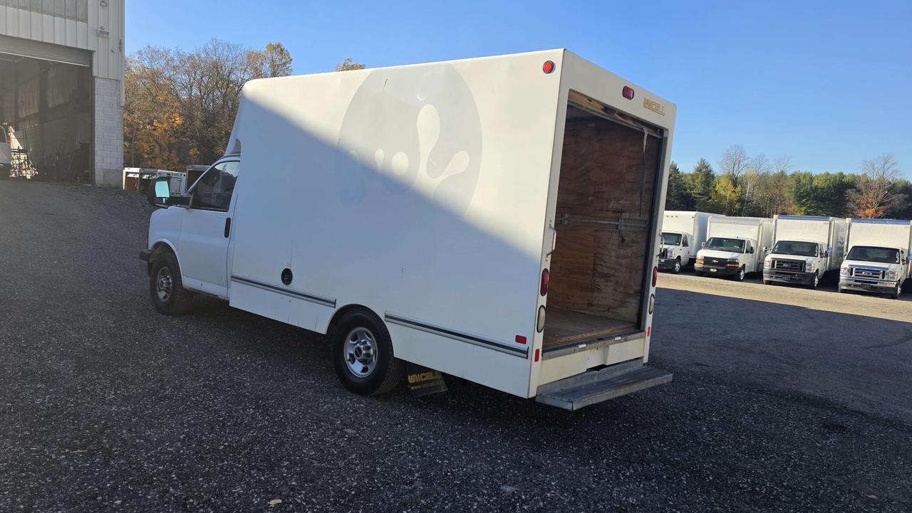 2016 GMC Savana G3500 - 12Ft Aerocell Box - GVW:9900LB - - 12CB-121841 Photo