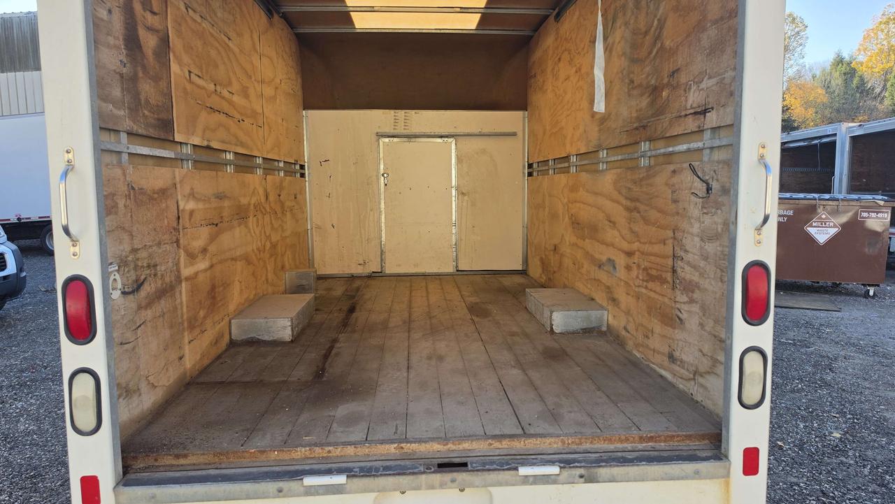 2016 GMC Savana G3500 - 12Ft Aerocell Box - GVW:9900LB - - 12CB-121841 Photo