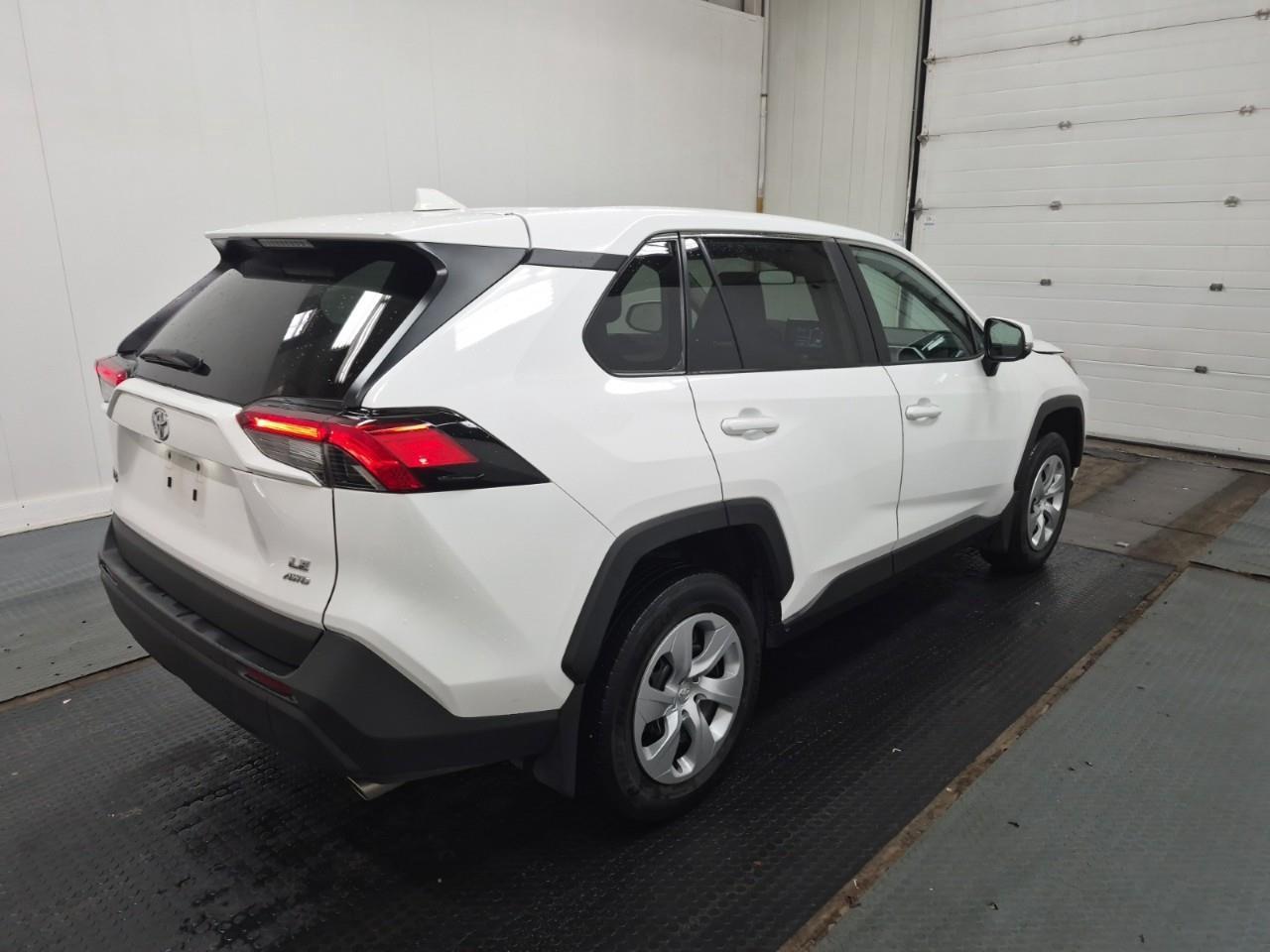 2022 Toyota RAV4 LE 4dr All-wheel Drive Photo