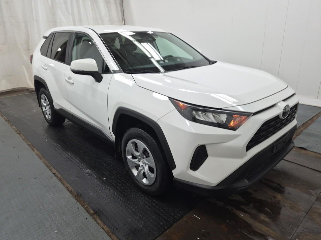 2022 Toyota RAV4 LE 4dr All-wheel Drive Photo