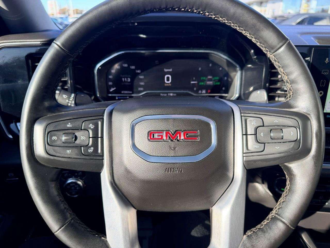 2025 GMC Sierra 1500 3.0L DURAMAX, 4X4, X31, ALLOYS, CLOTH, BOSE, 1-OWNER, MACMASTER ORIGINAL, CERTIFIED PREOWNED! Photo