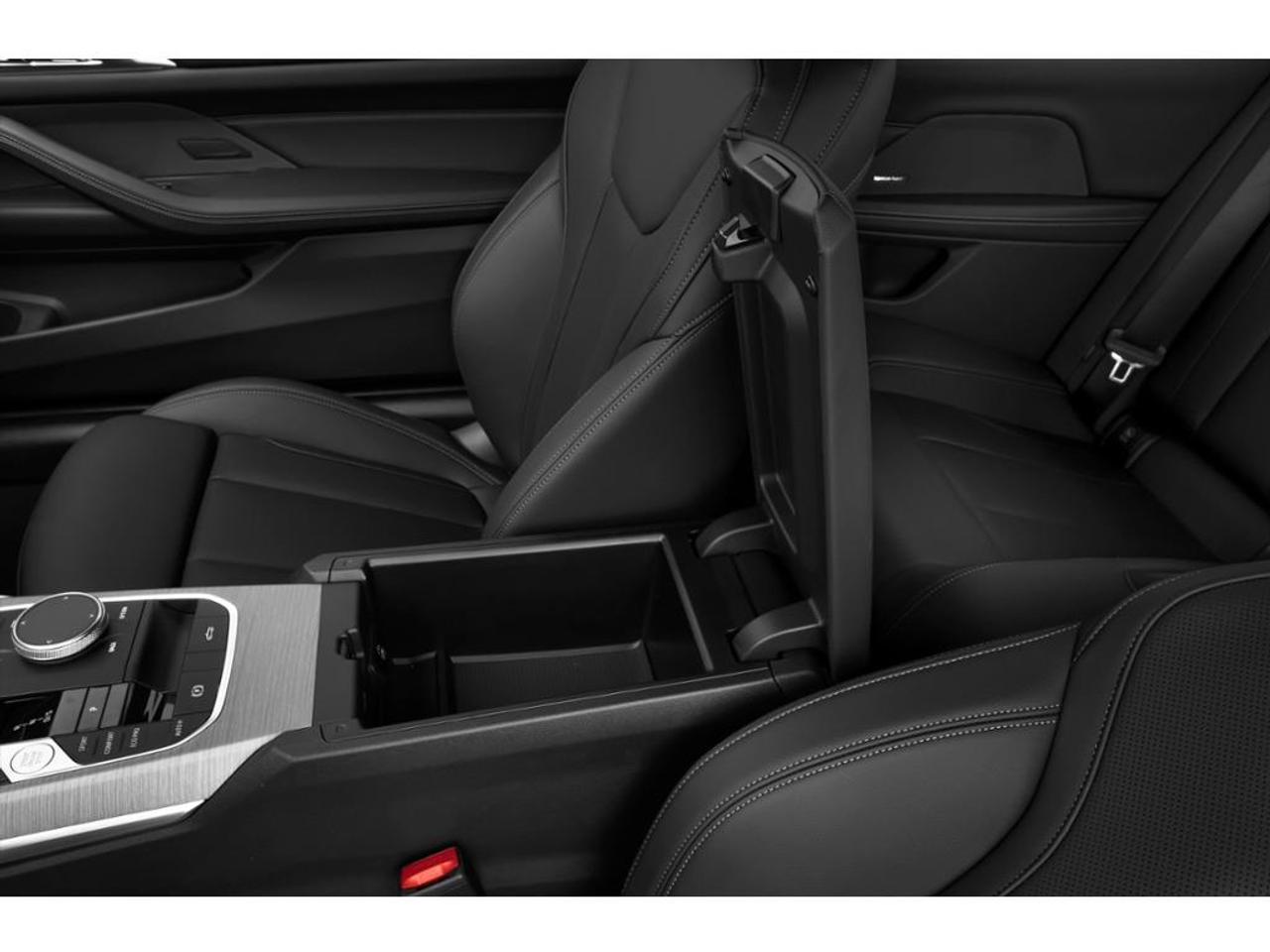 2027 BMW 430 i xDrive 2dr All-Wheel Drive Cabriolet Photo
