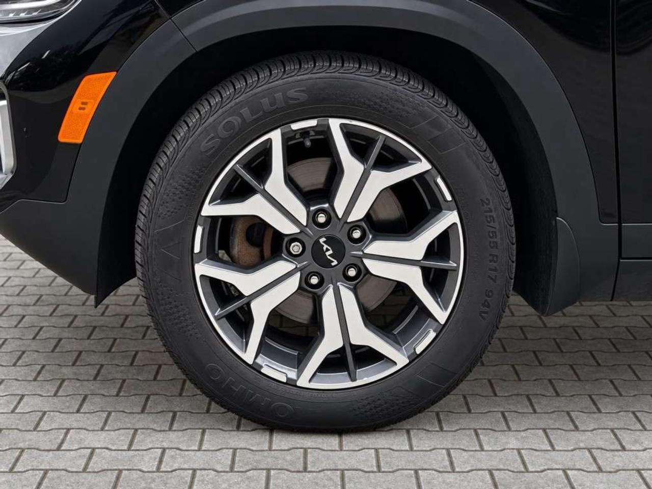 2023 Kia Seltos EX PREMIUM AWD / LEATHER / SUNROOF / NAVI / BLIND SPOT / LANE ASSIST Photo