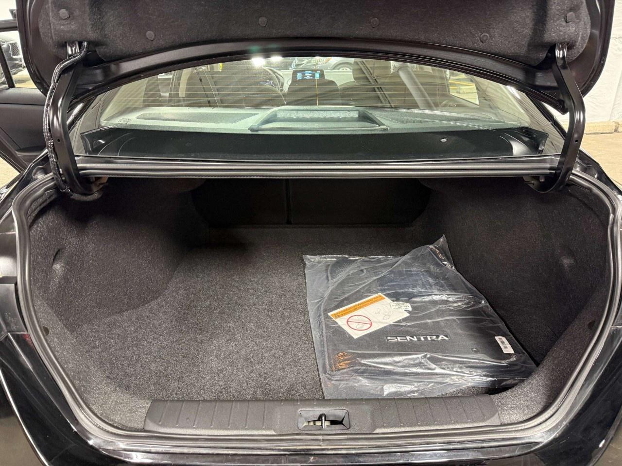 2025 Nissan Sentra SV CVT Photo