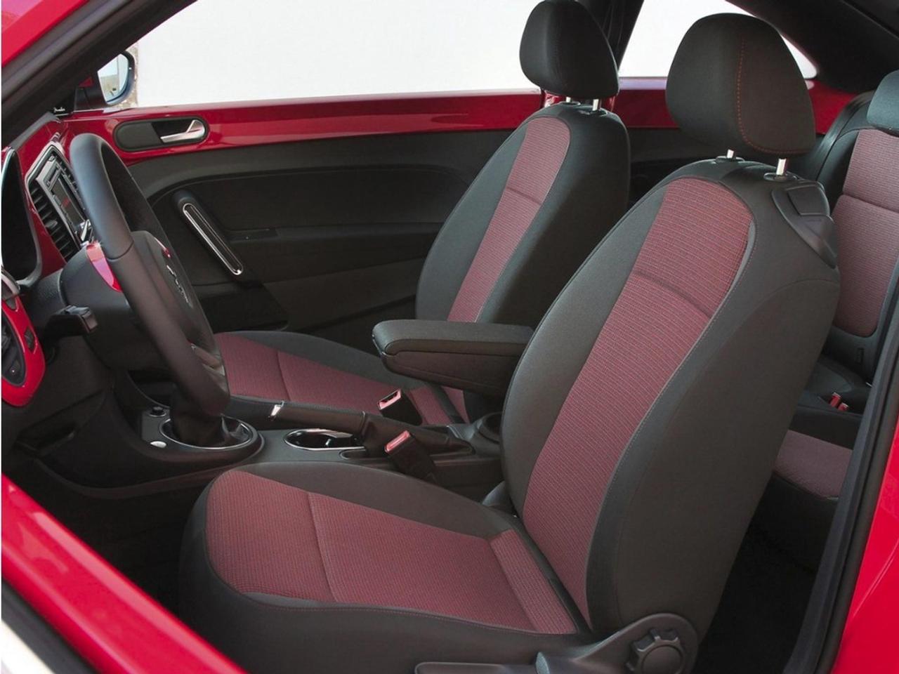 2018 Volkswagen Beetle 2.0 TSI Trendline 2dr Hatchback Photo