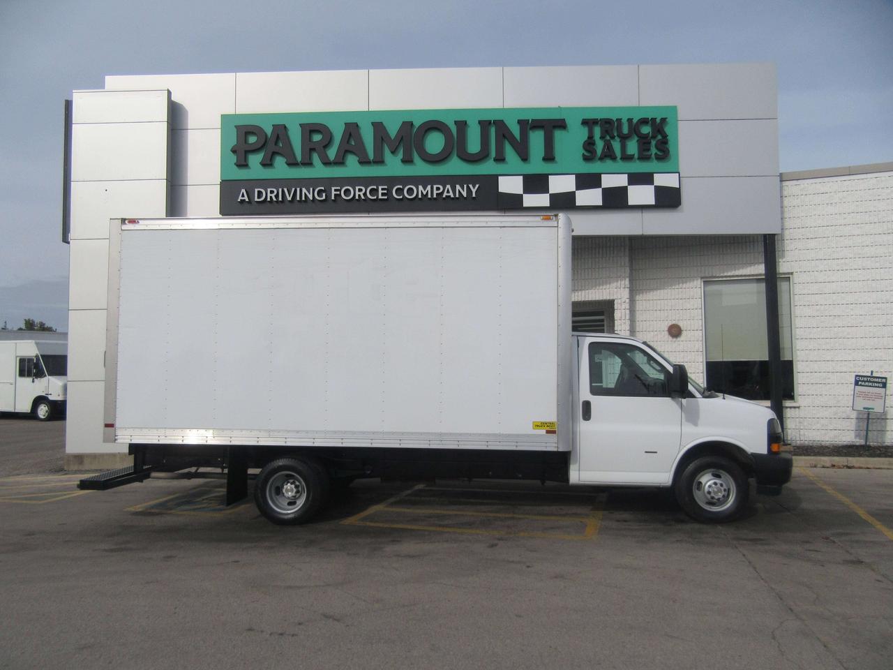 2023 Chevrolet 3500 EXPRESS 91 INCH HIGH BOX CUBE VAN Photo5