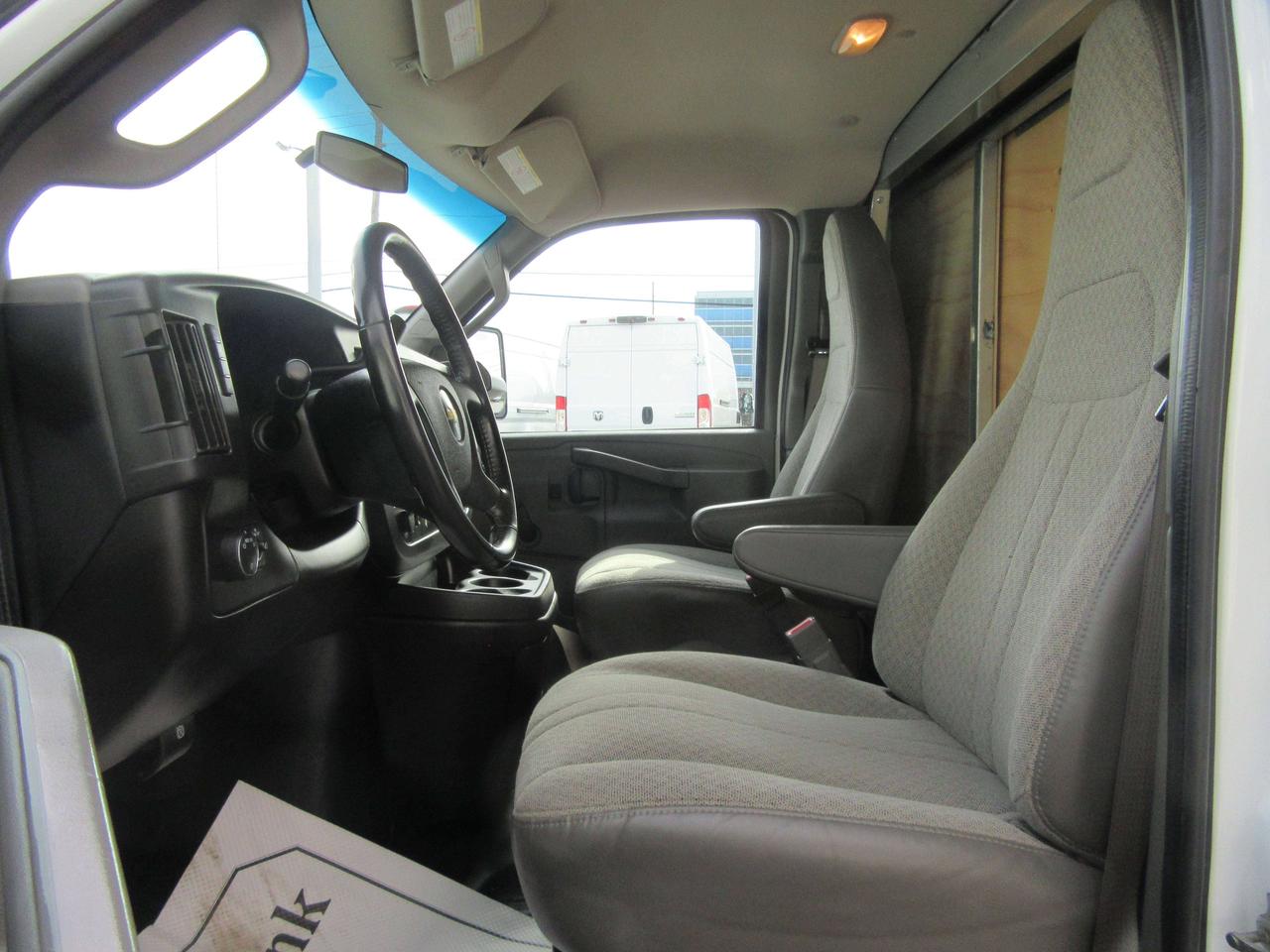 2023 Chevrolet 3500 EXPRESS 91 INCH HIGH BOX CUBE VAN Photo