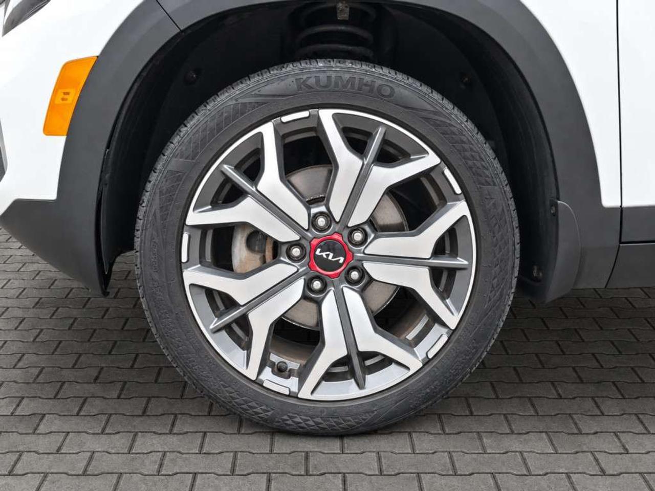 2023 Kia Seltos SX TURBO AWD / LEATHER / NAVI / SUNROOF / BLIND SPOT / LANE ASSIST Photo