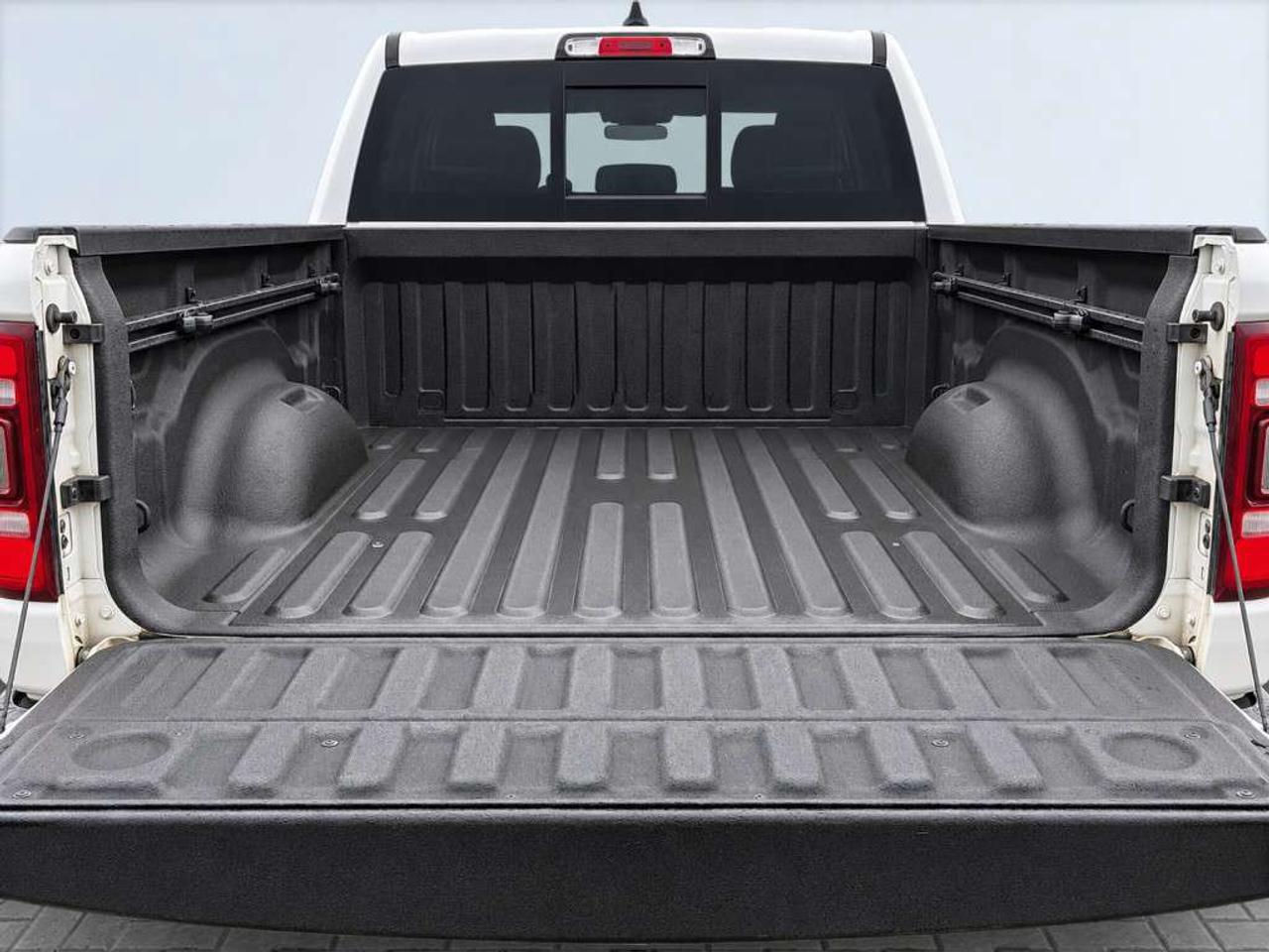 2019 RAM 1500 1500 BIG HORN 4X4   64 BOX   5.7L HEMI   CREW CAB   BACKUP CAM   BLUETOOTH   ALLOYS Photo