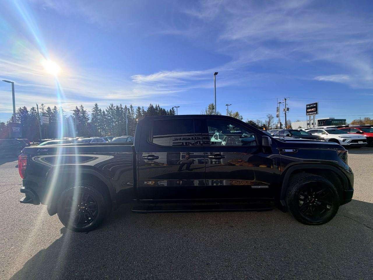 2025 GMC Sierra 1500 3.0L DURAMAX, 4X4, X31, ALLOYS, CLOTH, BOSE, 1-OWNER, MACMASTER ORIGINAL, CERTIFIED PREOWNED! Photo