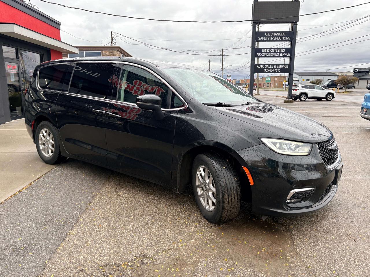 2023 Chrysler Pacifica Touring-L   Leather   Pwr Sliders   ACC Photo