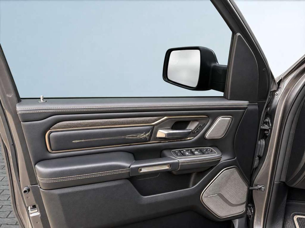 2020 RAM 1500 2020 RAM 1500 LIMITED 4X4 / HEMI V8 / LEATHER / NAVI / AIR SUSPENSION Photo