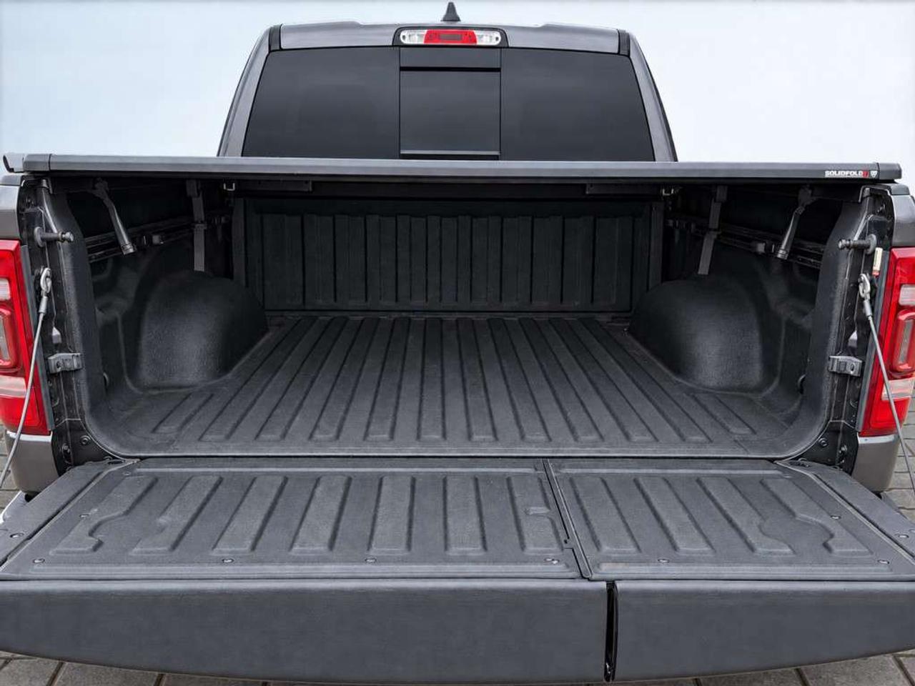 2020 RAM 1500 2020 RAM 1500 LIMITED 4X4 / HEMI V8 / LEATHER / NAVI / AIR SUSPENSION Photo