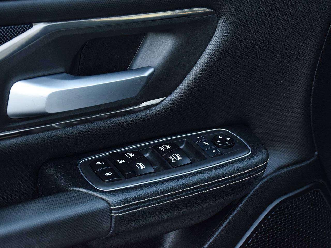 2019 RAM 1500 Sport Crew Cab 4x4 ~Nav ~Leather ~Moonroof ~Camera Photo