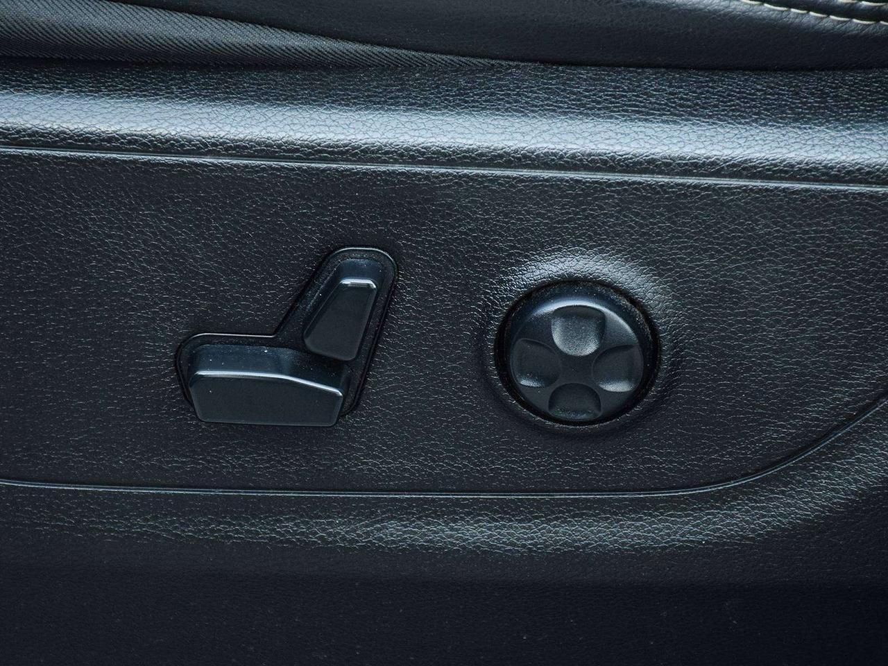2019 RAM 1500 Sport Crew Cab 4x4 ~Nav ~Leather ~Moonroof ~Camera Photo