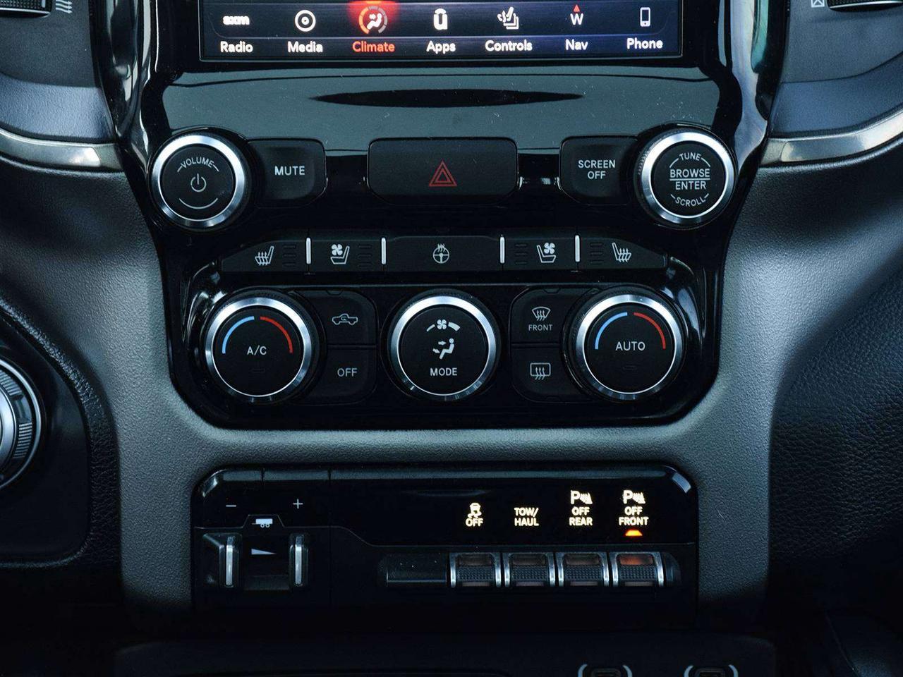 2019 RAM 1500 Sport Crew Cab 4x4 ~Nav ~Leather ~Moonroof ~Camera Photo