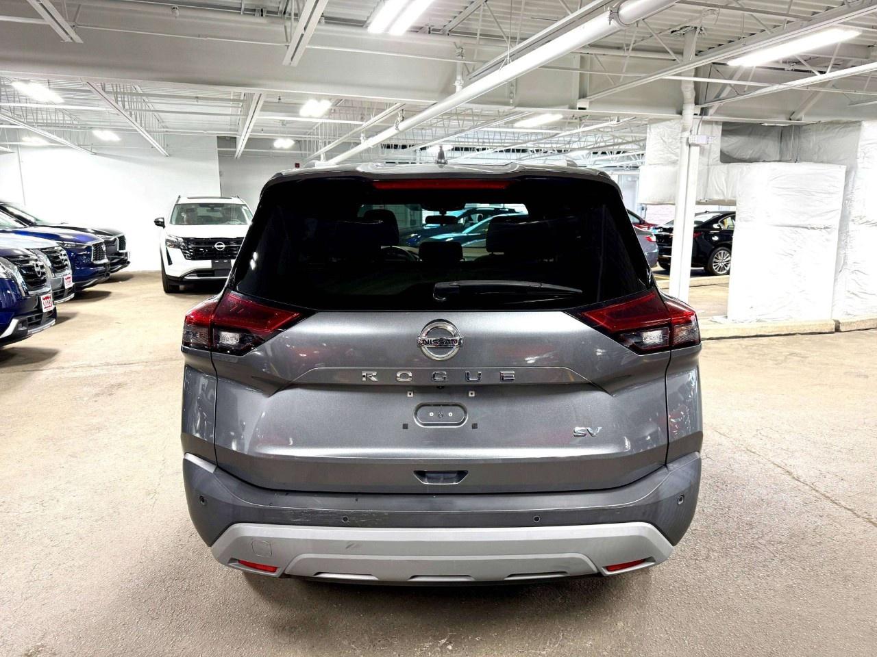2021 Nissan Rogue FWD SV Photo