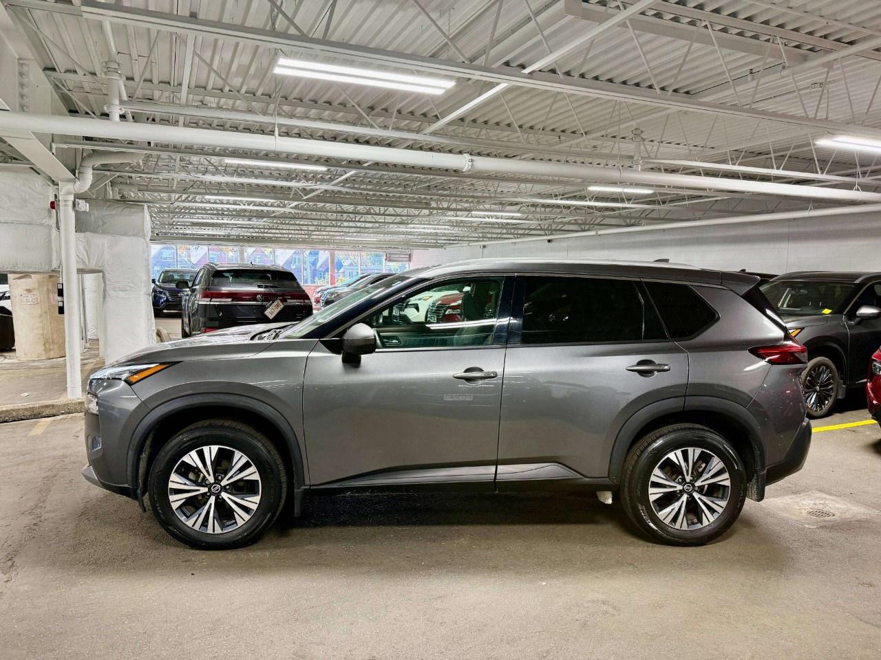 2021 Nissan Rogue FWD SV Photo