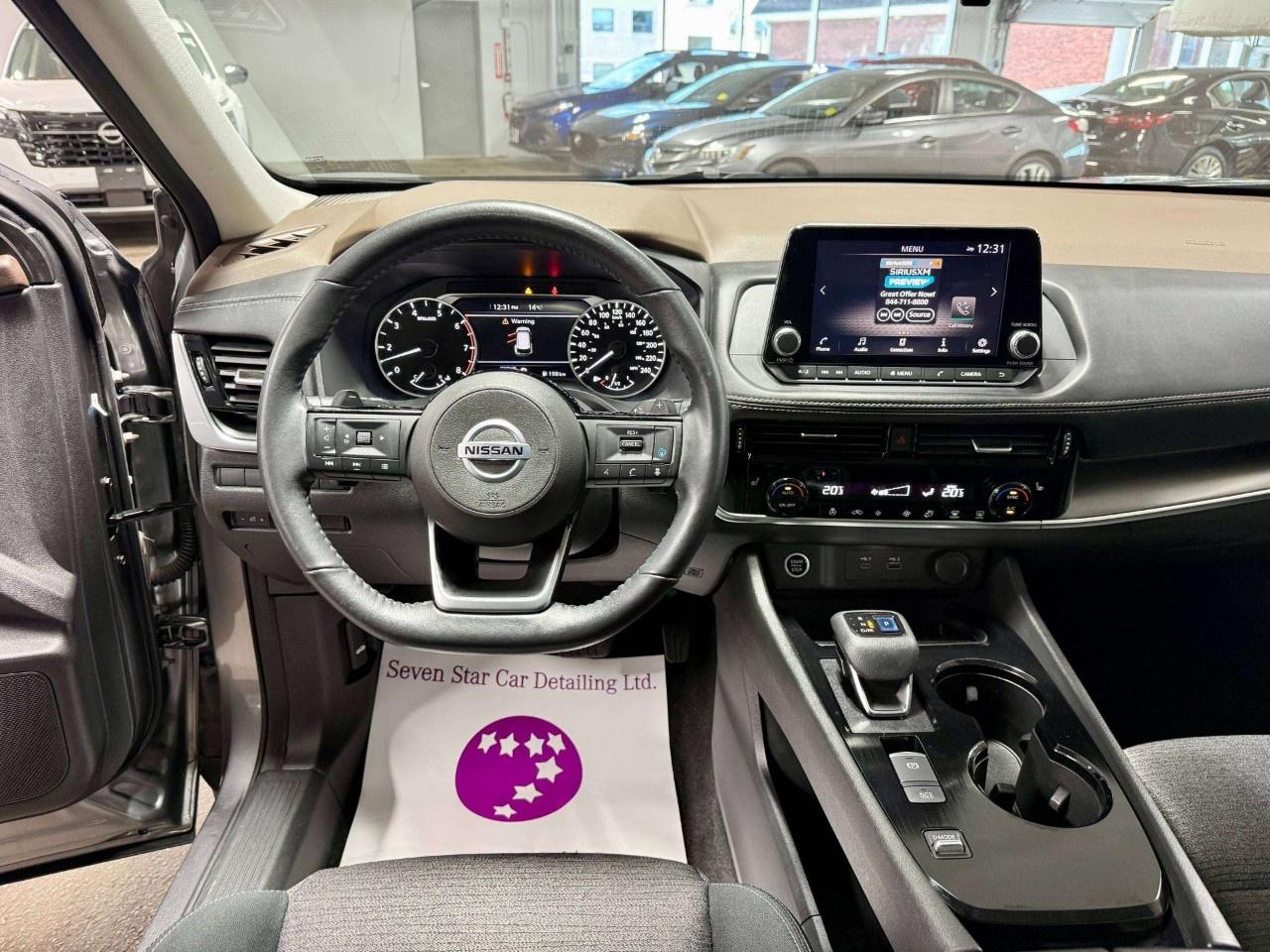 2021 Nissan Rogue FWD SV Photo