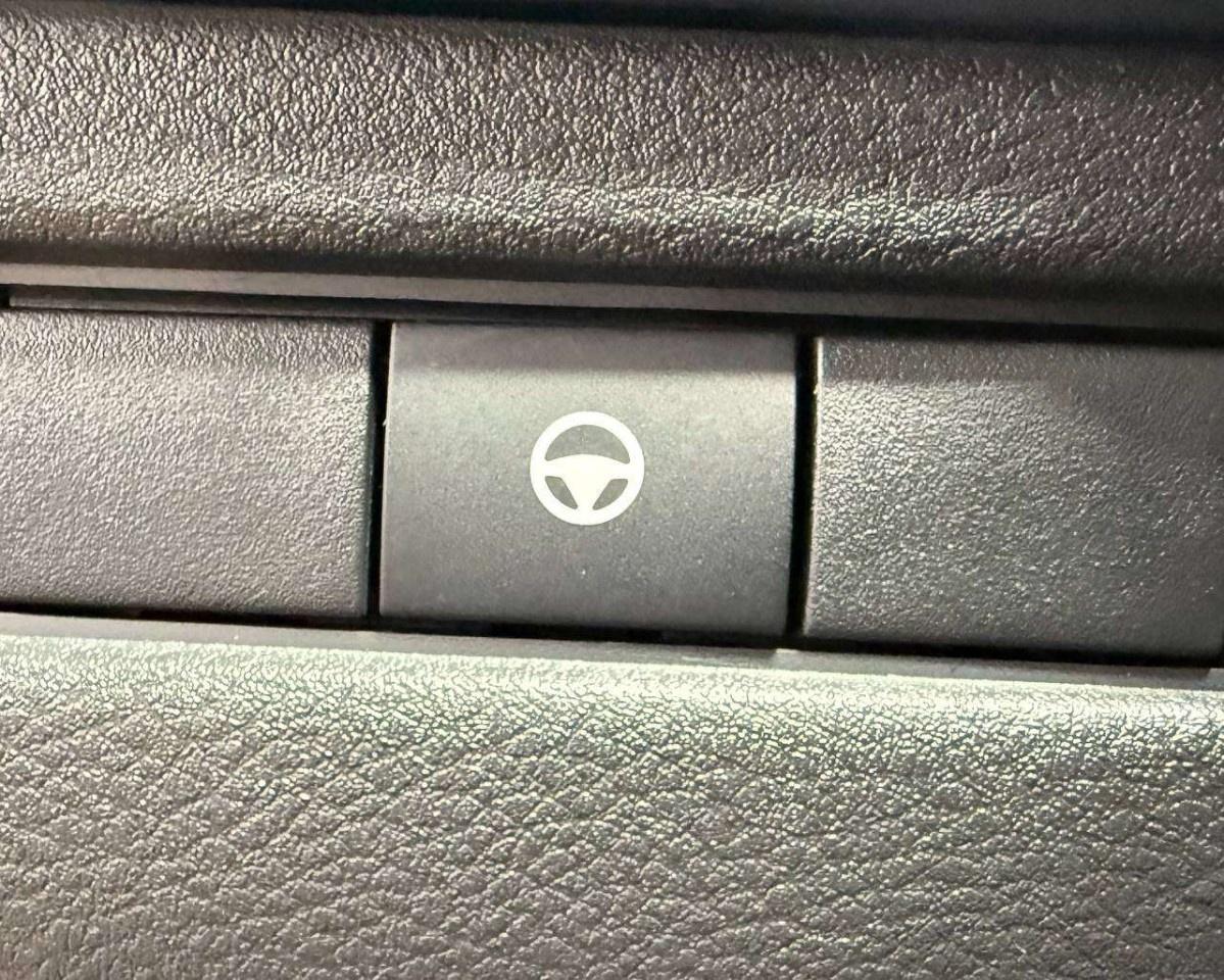 2021 Nissan Rogue FWD SV Photo