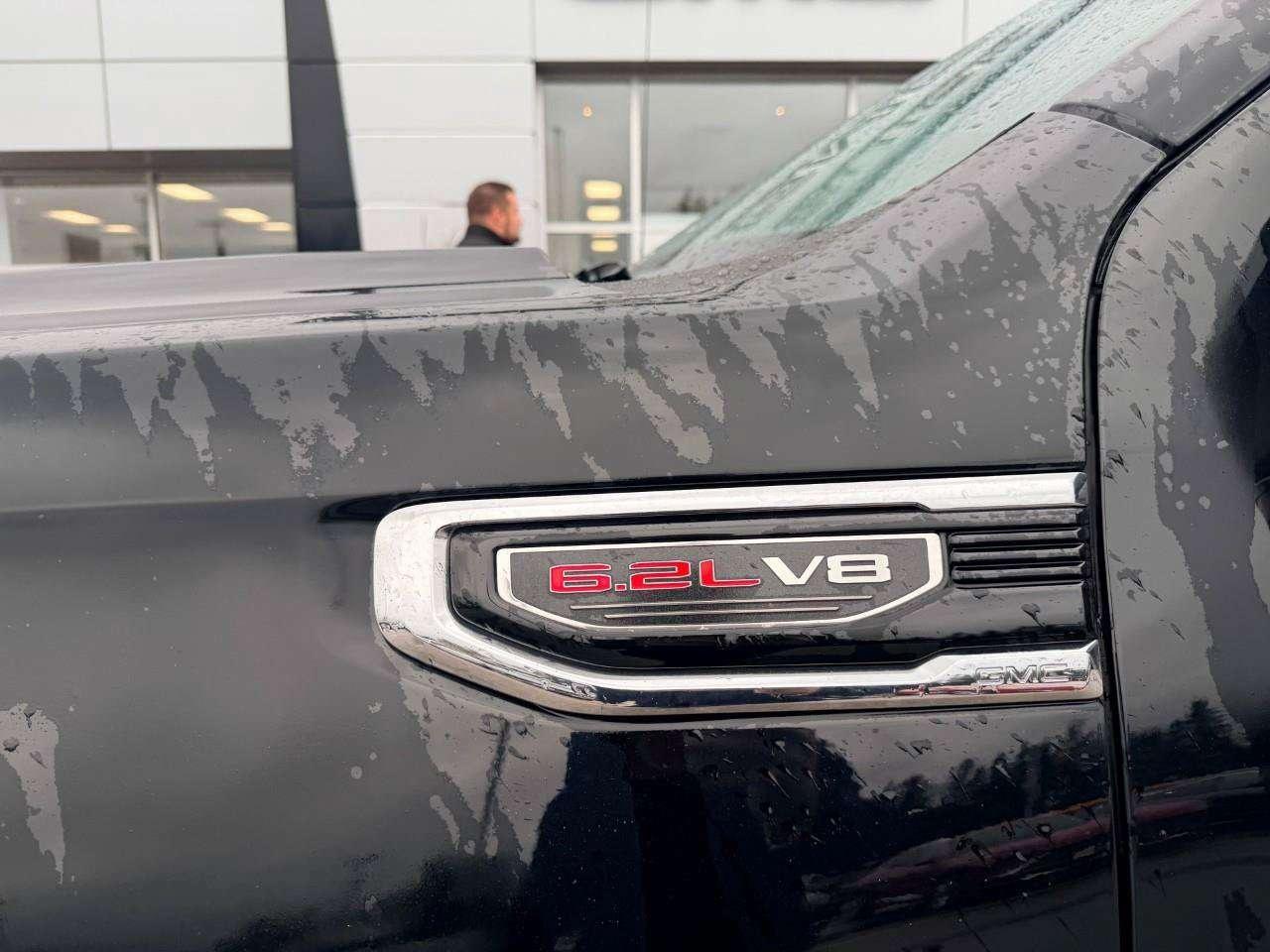 2024 GMC Sierra 1500 6.2L V8, ALLOYS, LEATHER, BOSE, 1-OWNER, MACMASTER ORIGINAL, CERTIFIED PREOWNED! Photo