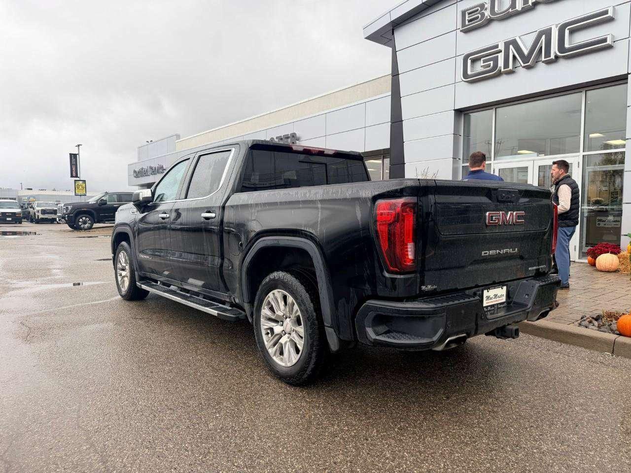 2024 GMC Sierra 1500 6.2L V8, ALLOYS, LEATHER, BOSE, 1-OWNER, MACMASTER ORIGINAL, CERTIFIED PREOWNED! Photo