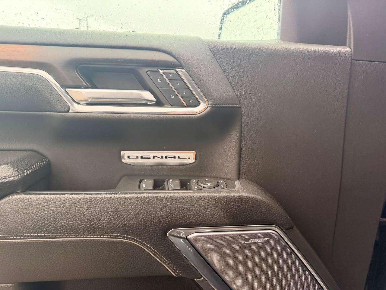 2024 GMC Sierra 1500 6.2L V8, ALLOYS, LEATHER, BOSE, 1-OWNER, MACMASTER ORIGINAL, CERTIFIED PREOWNED! Photo