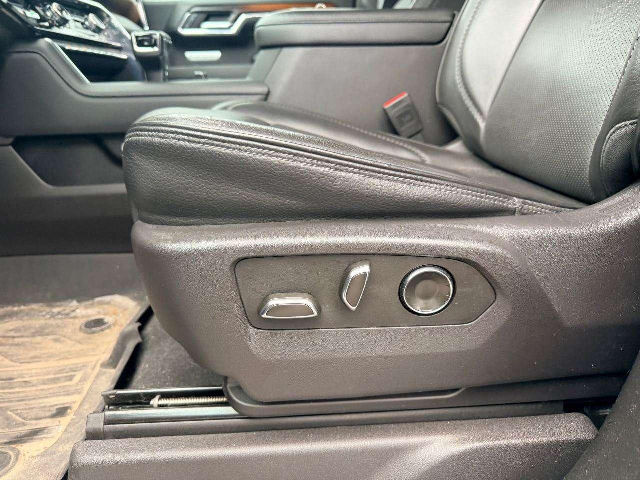 2024 GMC Sierra 1500 6.2L V8, ALLOYS, LEATHER, BOSE, 1-OWNER, MACMASTER ORIGINAL, CERTIFIED PREOWNED! Photo