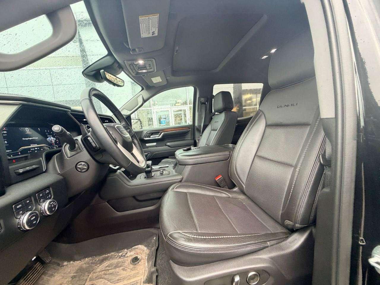 2024 GMC Sierra 1500 6.2L V8, ALLOYS, LEATHER, BOSE, 1-OWNER, MACMASTER ORIGINAL, CERTIFIED PREOWNED! Photo