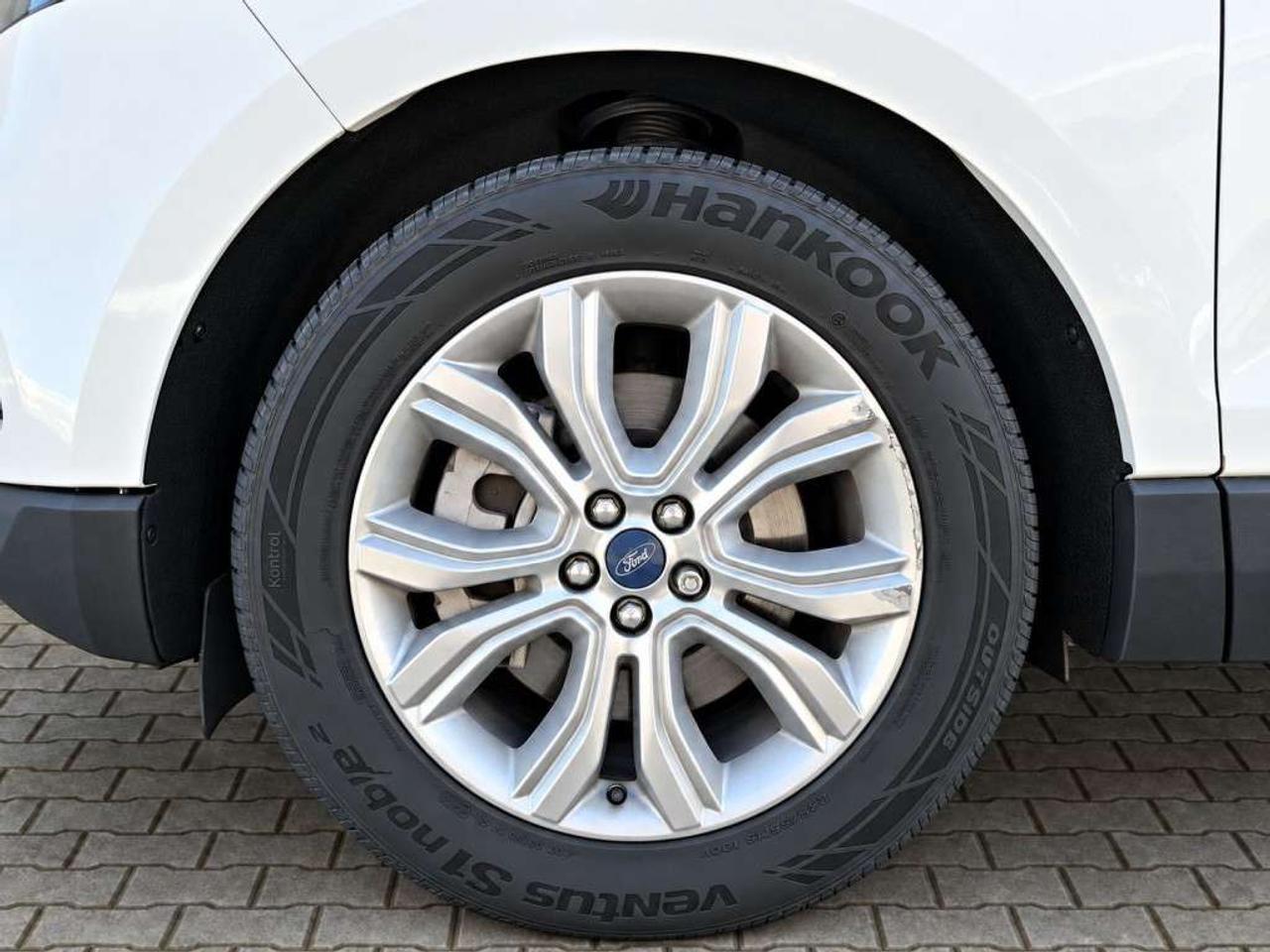 2022 Ford Edge TITANIUM / AWD / PANO / NAVI / LEATHER / HEATED & COOLED SEATS / HEATED REAR SEATS / B&O Photo