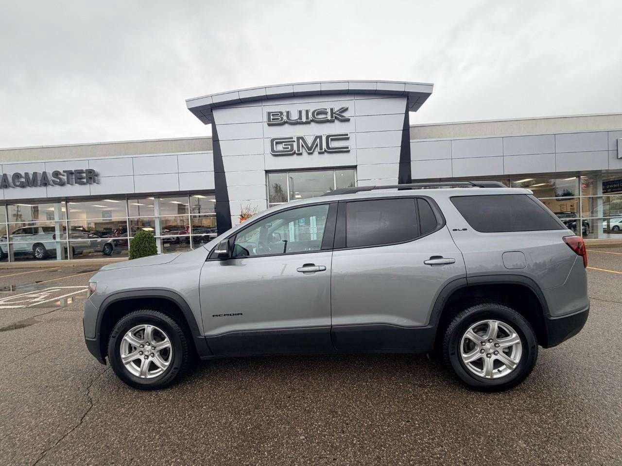 2023 GMC Acadia 3.6L V6, AWD, ALLOYS, CLOTH, 6-PASSENGER, TRAILERING PKG, CERTIFIED AS-TRADED! Photo2