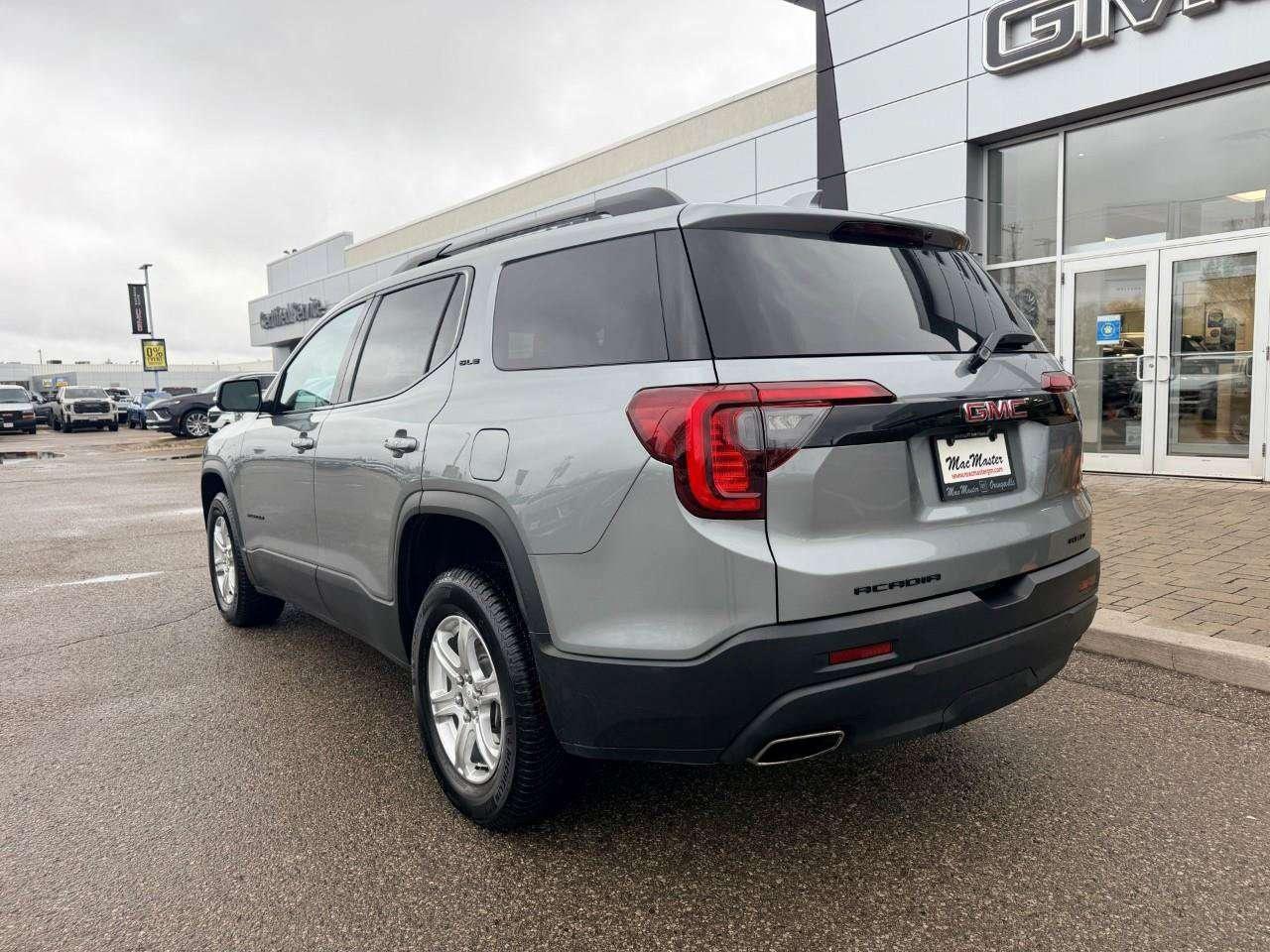 2023 GMC Acadia 3.6L V6, AWD, ALLOYS, CLOTH, 6-PASSENGER, TRAILERING PKG, CERTIFIED AS-TRADED! Photo