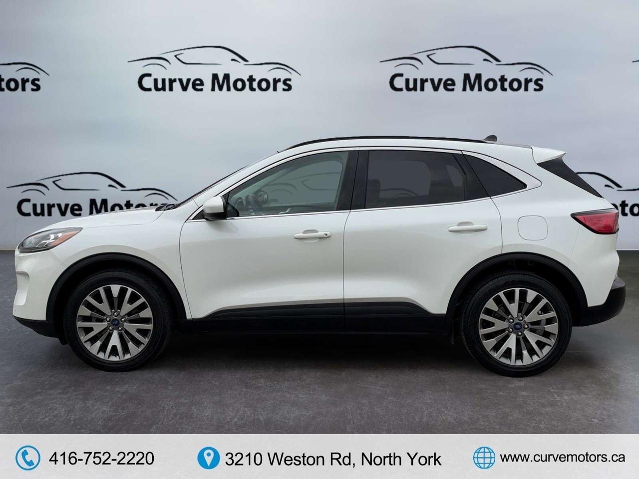 2022 Ford Escape Titanium AWD * DRIVER ASSIST / PANORAMIC / CARPLAY / CAMERA / LED LIGHTS Photo