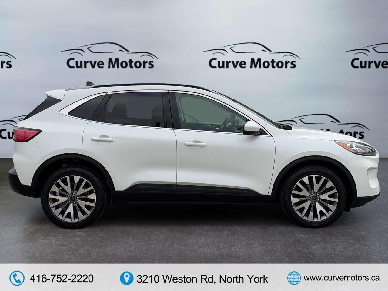 2022 Ford Escape Titanium AWD * DRIVER ASSIST / PANORAMIC / CARPLAY / CAMERA / LED LIGHTS Photo