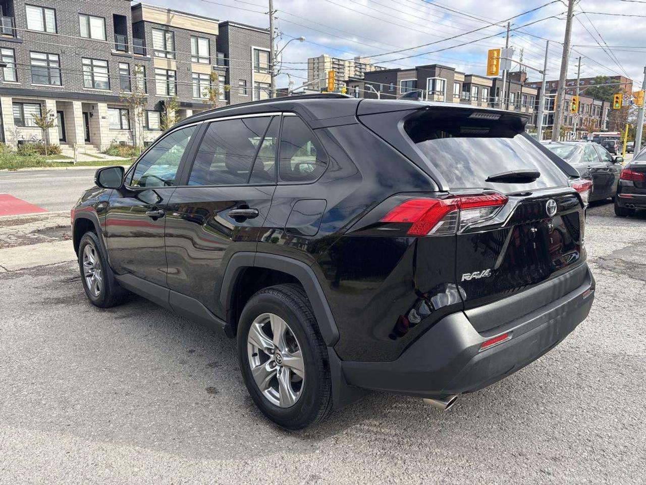 2023 Toyota RAV4 XLE AWD Photo