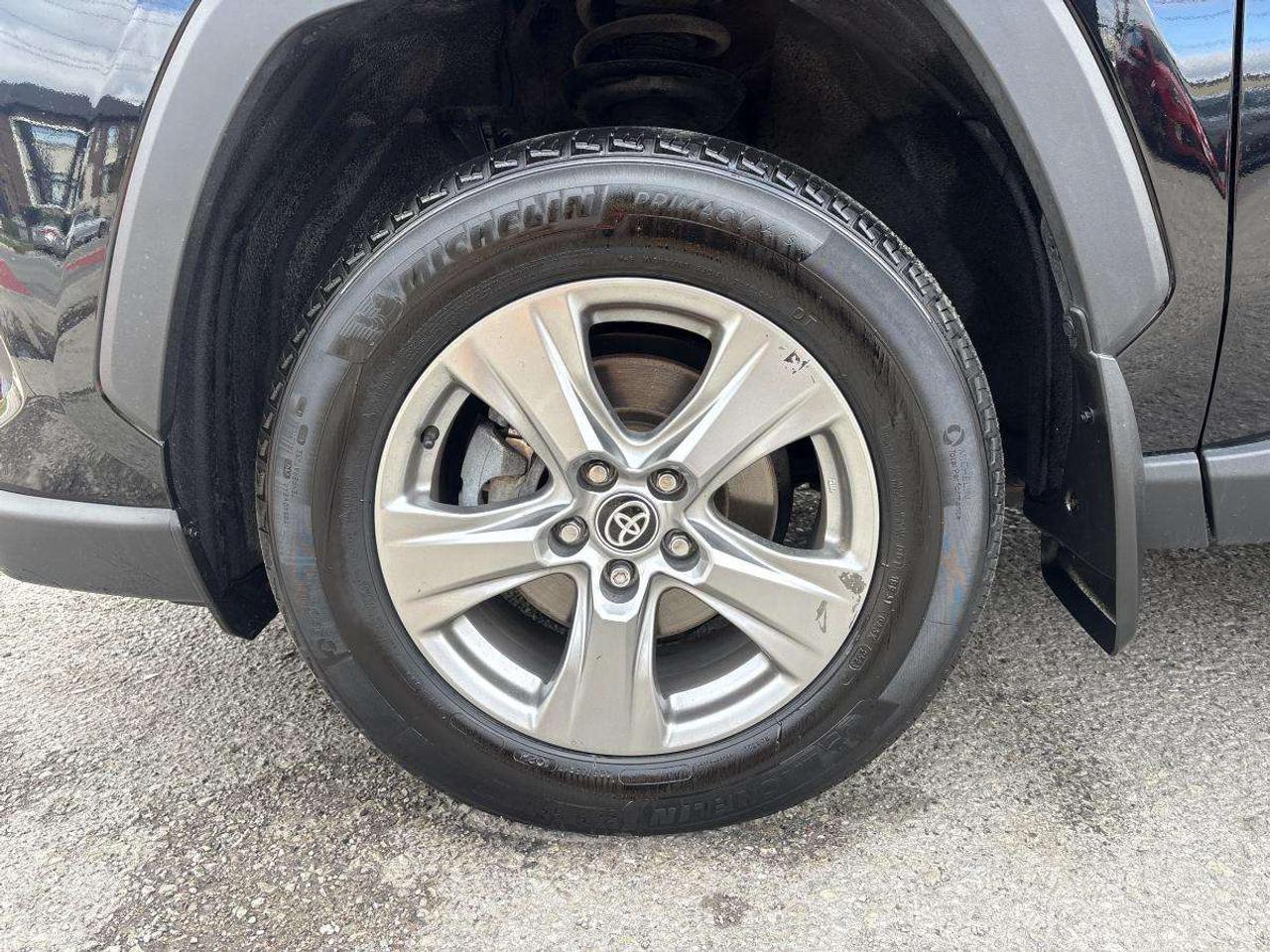 2023 Toyota RAV4 XLE AWD Photo