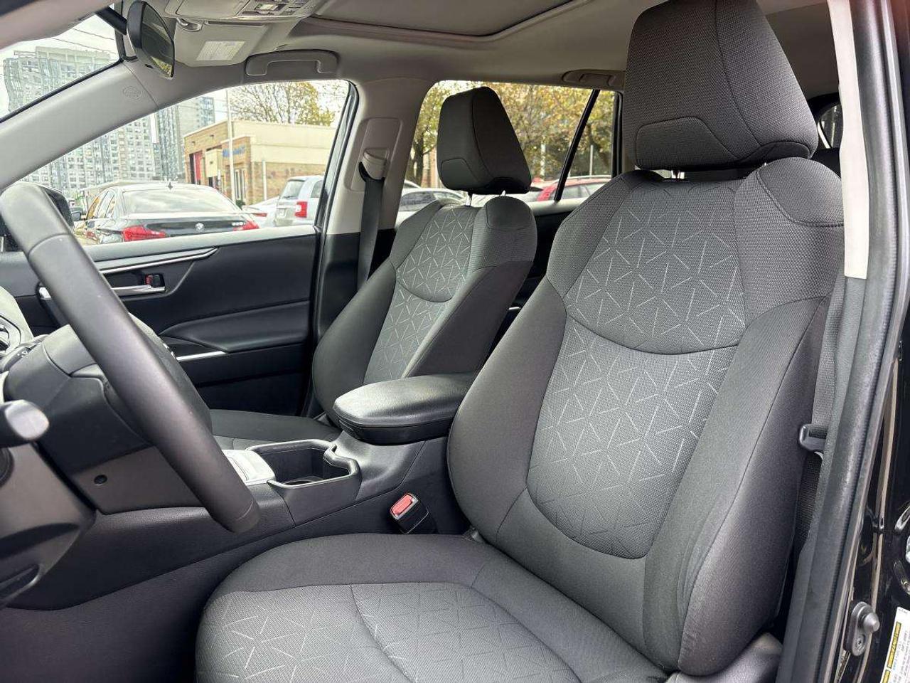 2023 Toyota RAV4 XLE AWD Photo
