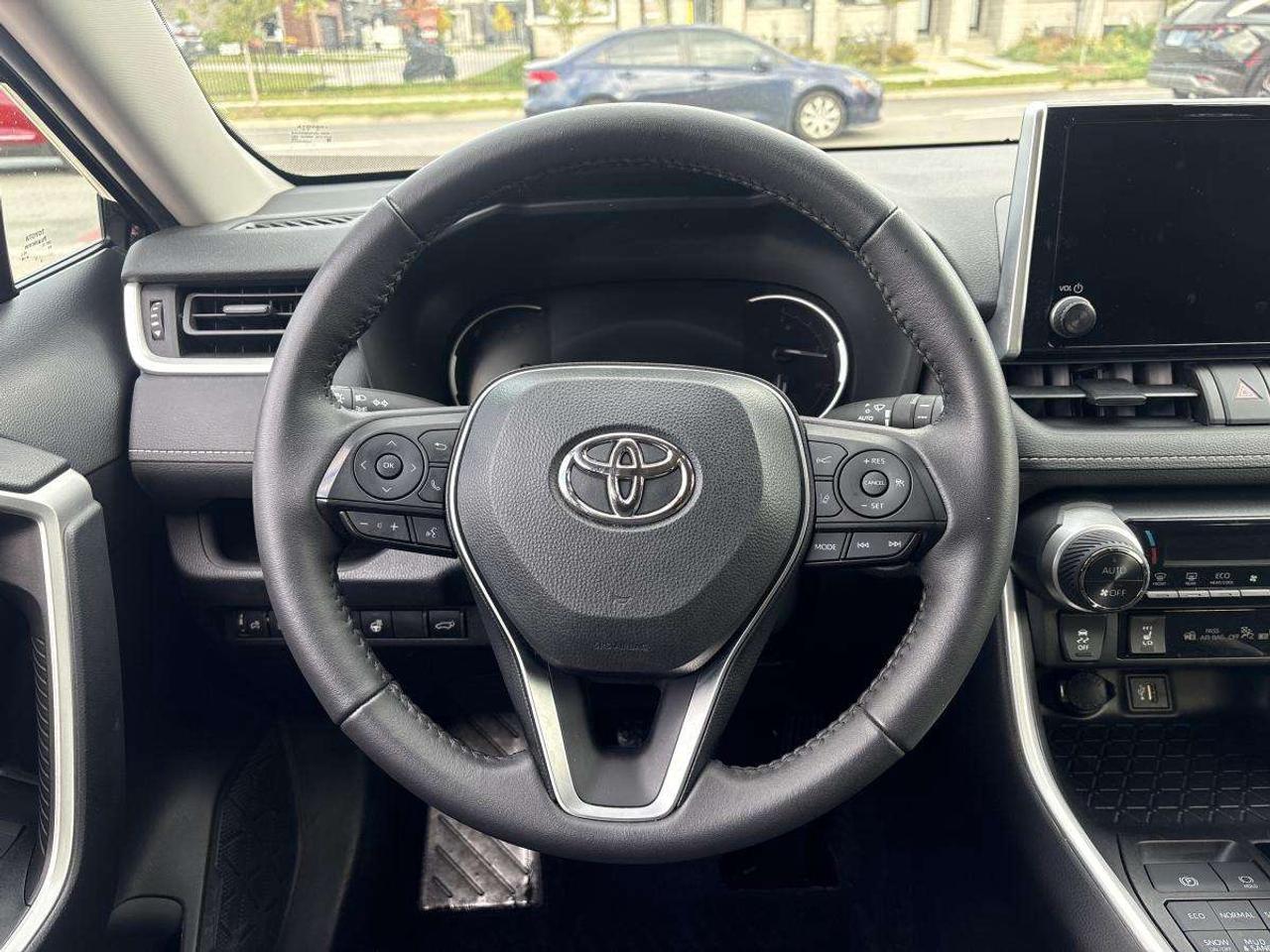 2023 Toyota RAV4 XLE AWD Photo