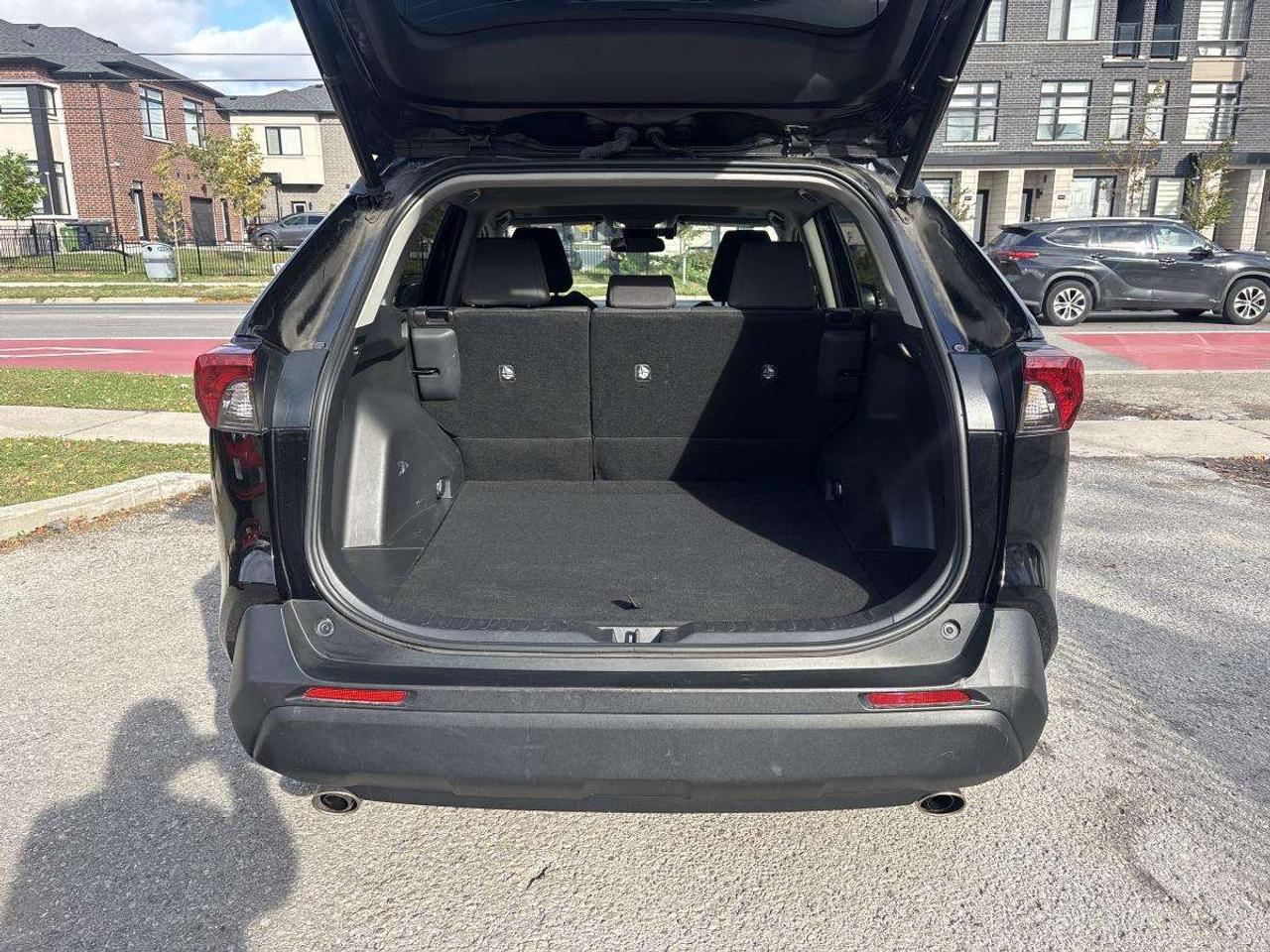 2023 Toyota RAV4 XLE AWD Photo