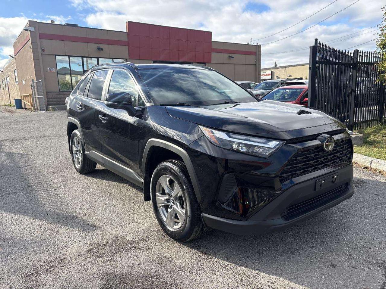 2023 Toyota RAV4 XLE AWD Photo