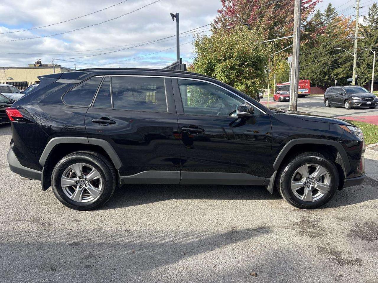 2023 Toyota RAV4 XLE AWD Photo