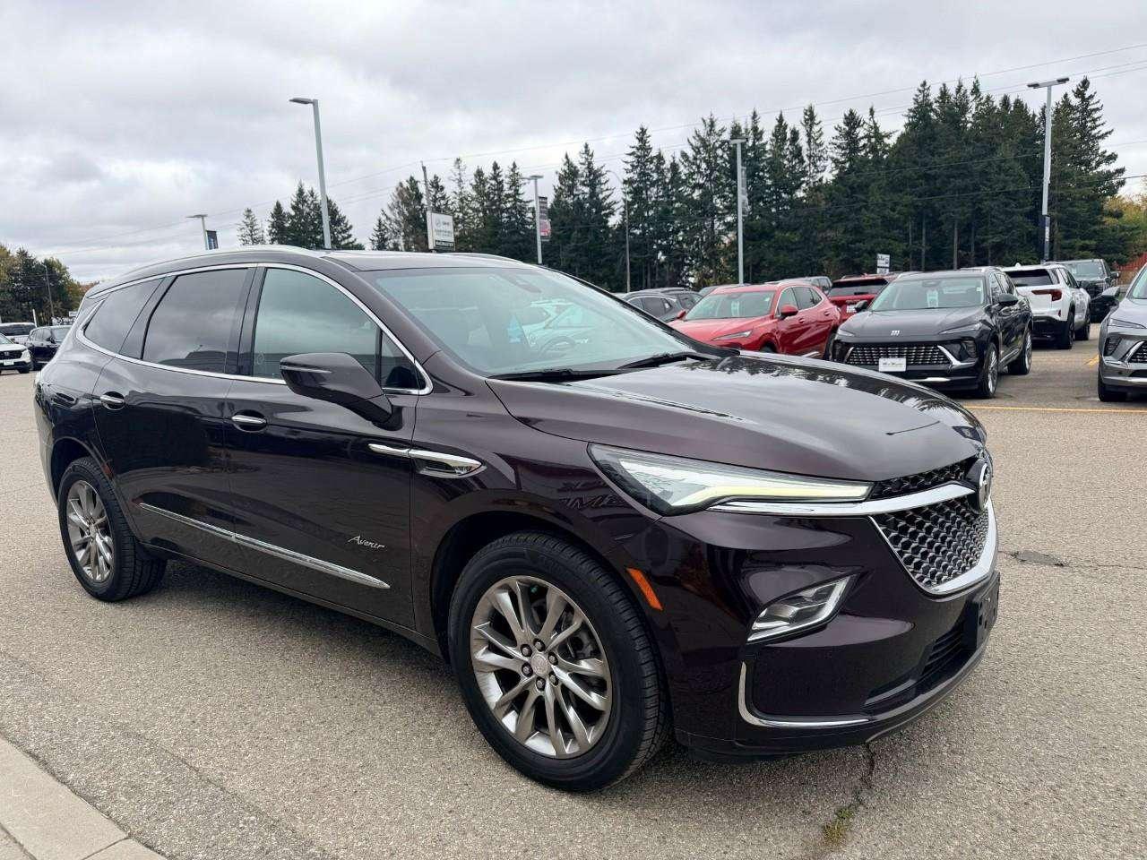 2022 Buick Enclave 3.6L V6, 4X4, ALLOYS, 7-PASSENGER, LEATHER, SUNROOF, 1-OWNER, MACMASTER ORIGINAL, CERTIFIED AS-TRADED! Photo