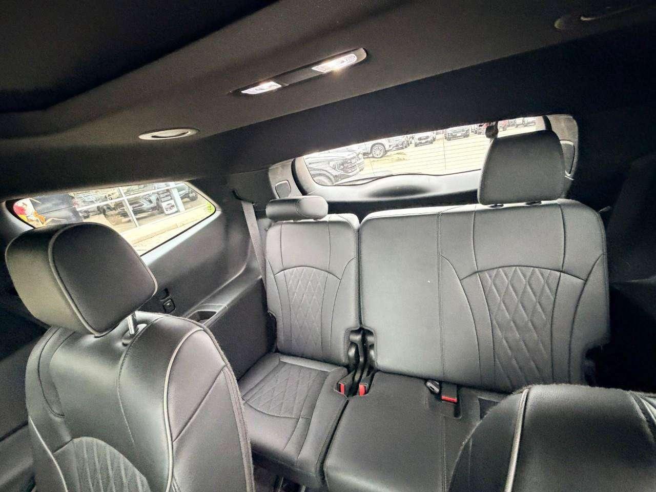 2022 Buick Enclave 3.6L V6, 4X4, ALLOYS, 7-PASSENGER, LEATHER, SUNROOF, 1-OWNER, MACMASTER ORIGINAL, CERTIFIED AS-TRADED! Photo