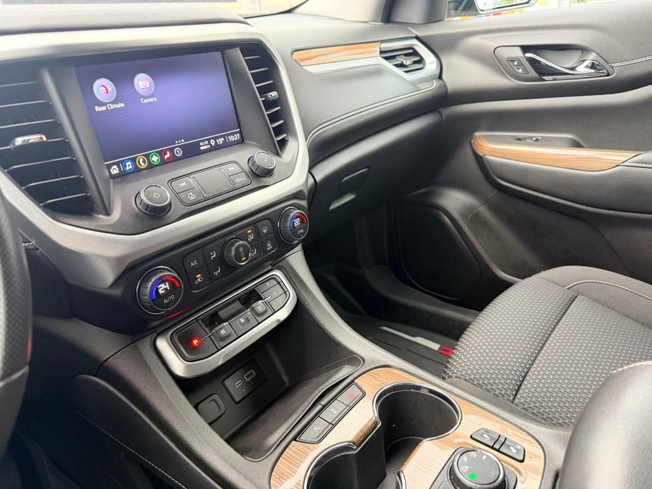 2023 GMC Acadia AWD SLE Photo