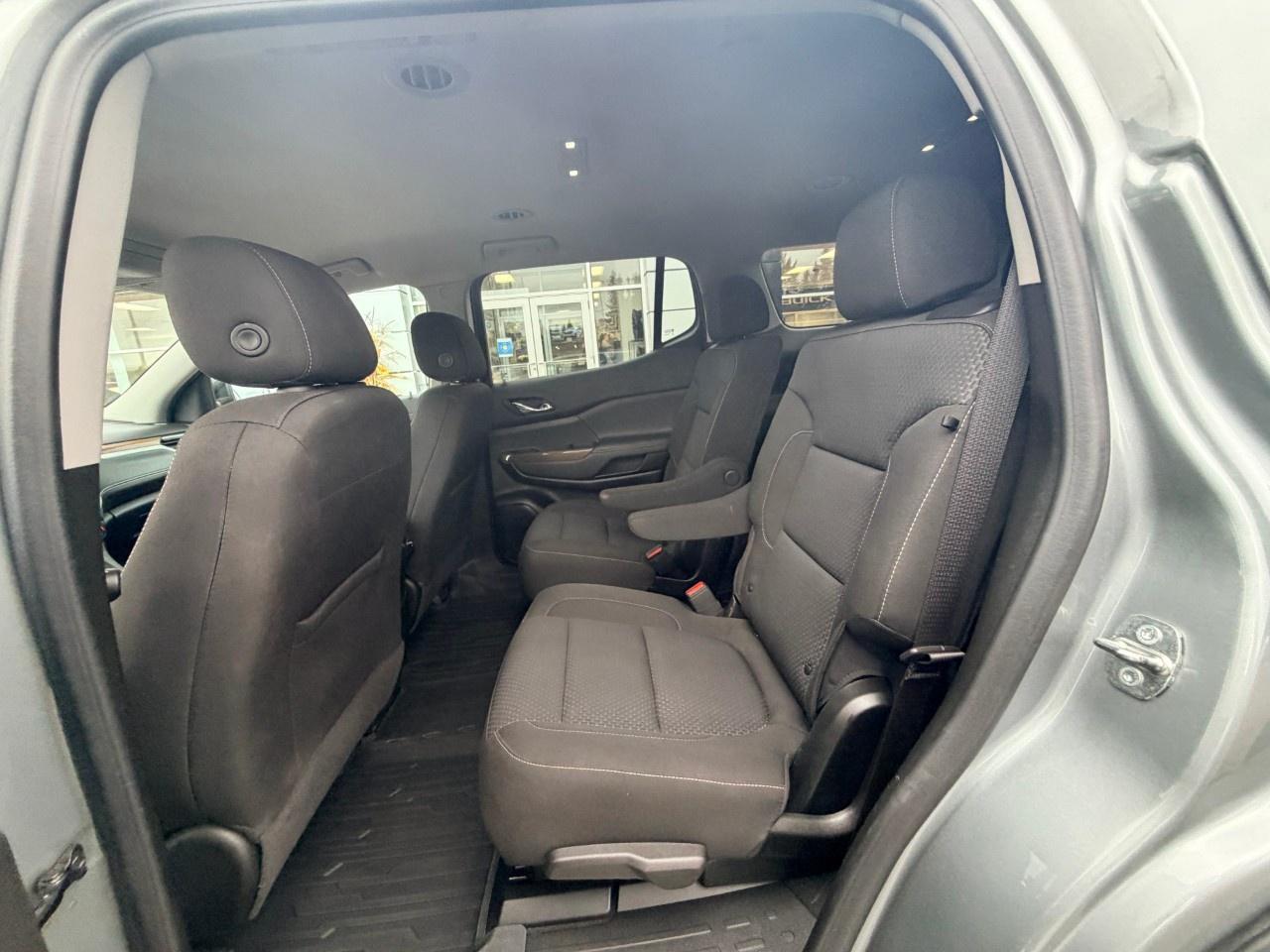 2023 GMC Acadia AWD SLE Photo